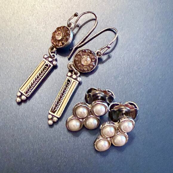 Pair of Vintage Lia Sophia Silver Tone Earrings - Picture 3 of 8